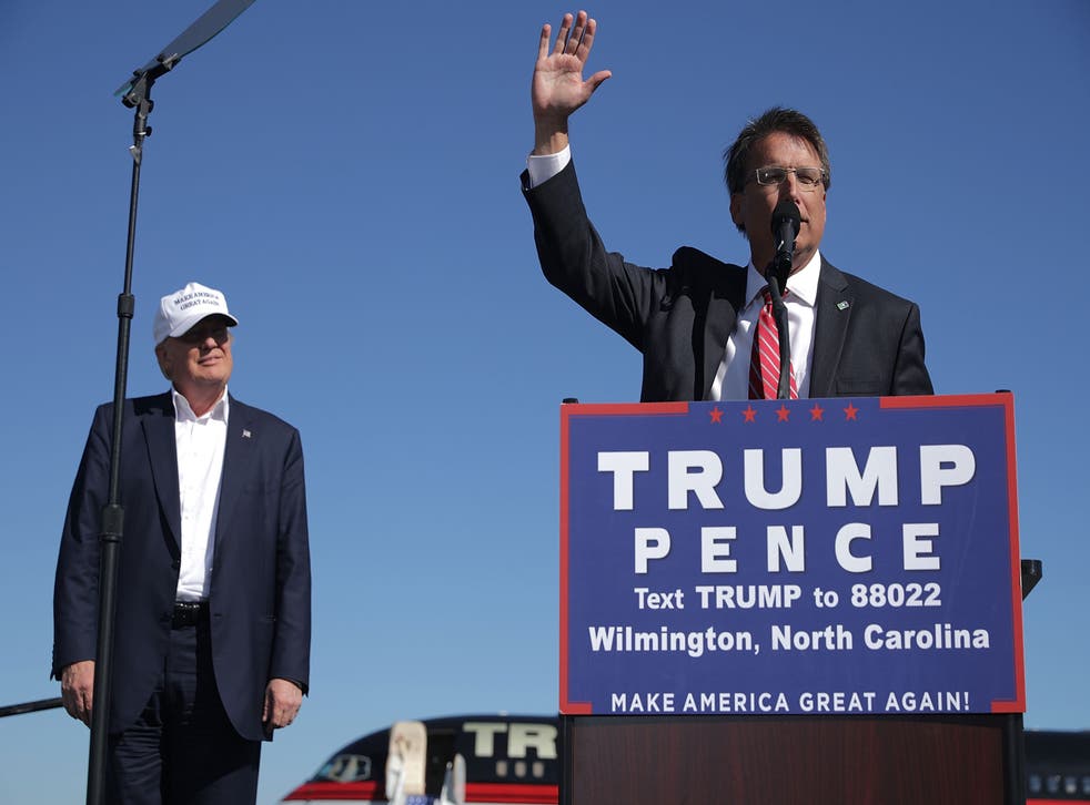 <p>に 2016, former Gov Pat McCrory (R-NC) campaigned with Donald Trump. 今, Mr Trump supported his primary challenger in North Carolina’s Senate race.<pp>