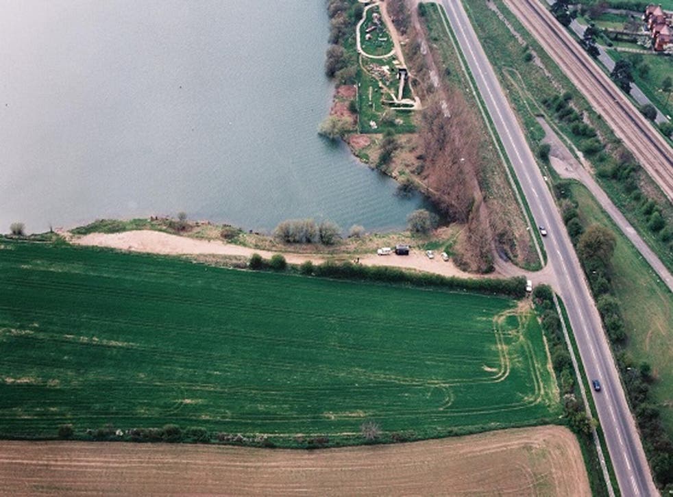 The scene near Taplow Lake in Buckinghamshire in 1987. (PA/Thames Valley Police)