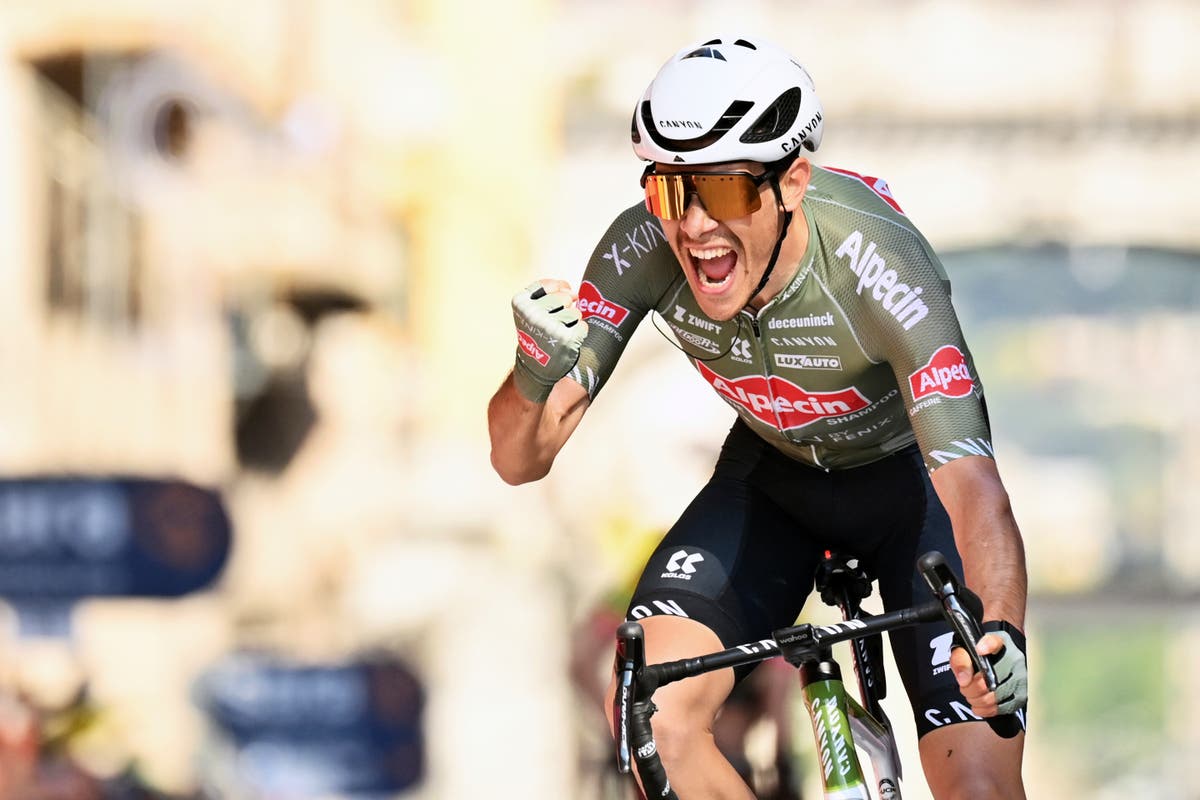 Stefano Oldani tar jomfruseier etter en slitsom dag på Giro d'Italia