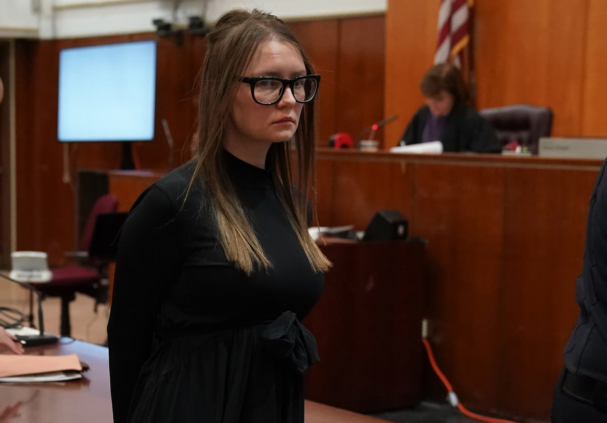 Anna Delvey virtually addresses crowd at her New York City art show