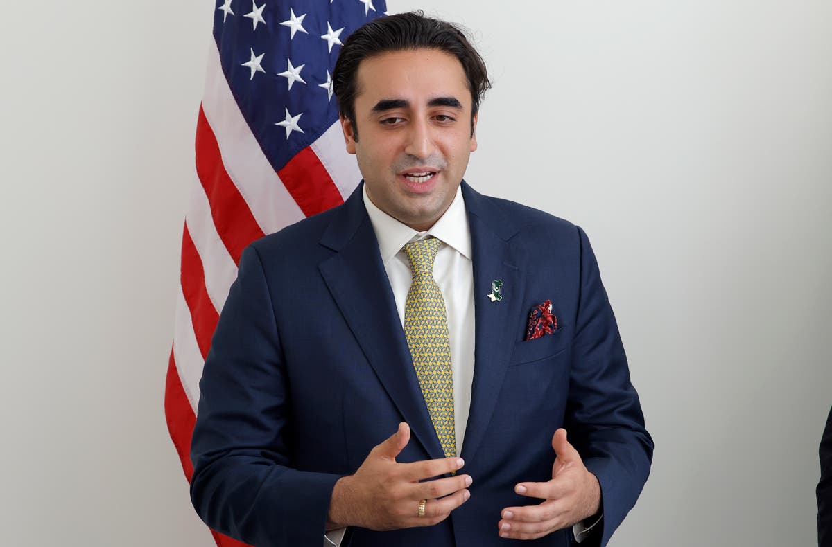 A Entrevista AP: New Pakistani FM seeks better ties with US