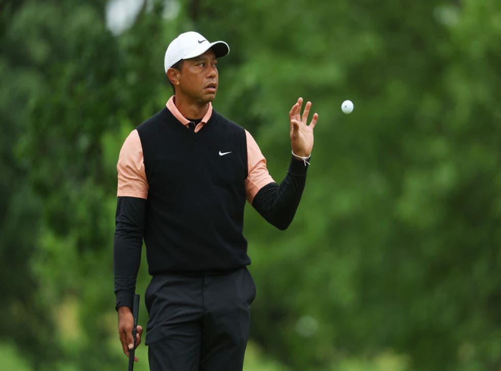 <p>Tiger Woods was among the early starters on Moving Day at Southern Hills  </磷>
