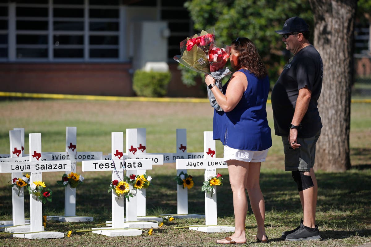 Texas shooter sent warning signs, boodskappe, mostly too late