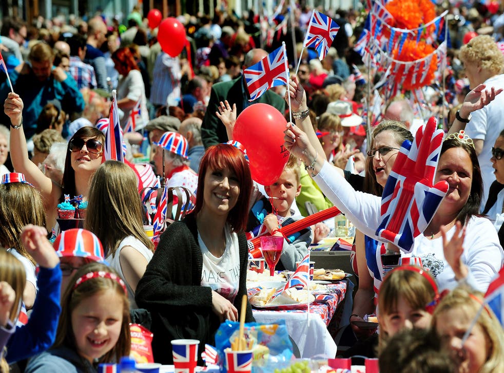 A street party to commemorate the Queen’s Diamond Jubilee in 2012 (ルイビエイラ/ PA)