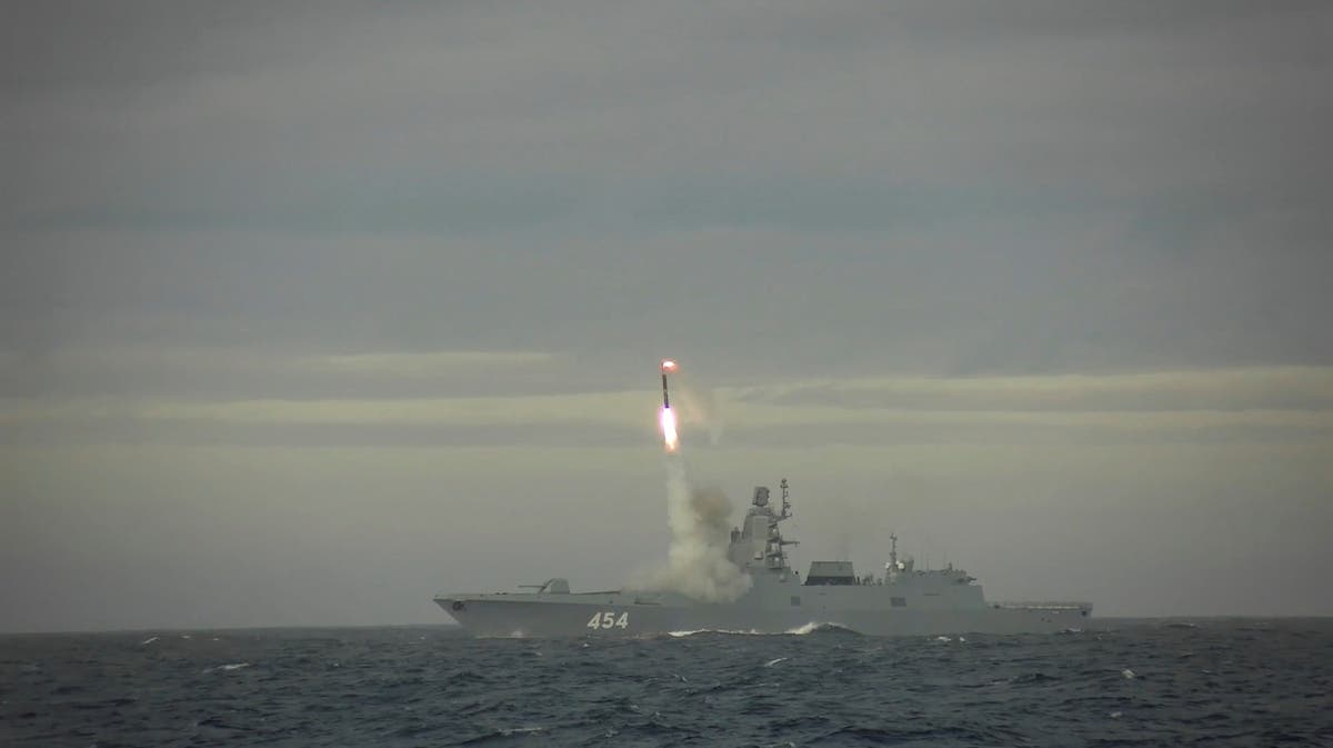 Russia fires hypersonic missile capable of reaching target 600 マイル離れた