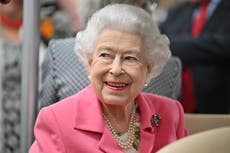 Queen arrives in Windsor for Jubilee after storm forces her plane to abort landing