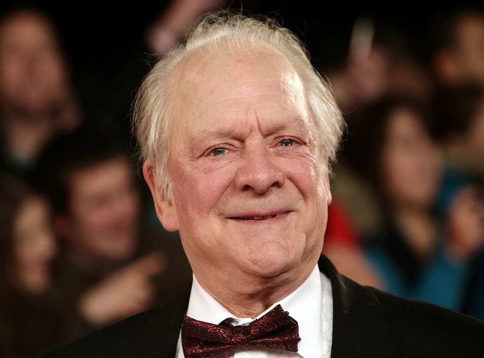 Actor Sir David Jason will join celebrities singing the national anthem to the Queen (ユイモク/ PA)