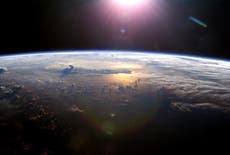 ‘Millions of tons’ of extremely reactive chemical in Earth’s atmosphere, sê studie