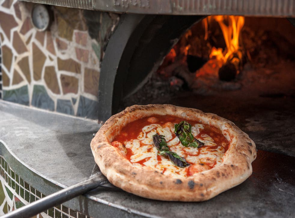 <p>This city is famous for its airy-doughed, thick-crusted pizzas</p>