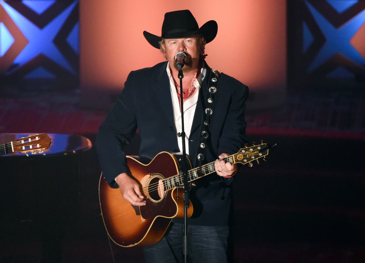 Country star Toby Keith discloses stomach cancer diagnosis