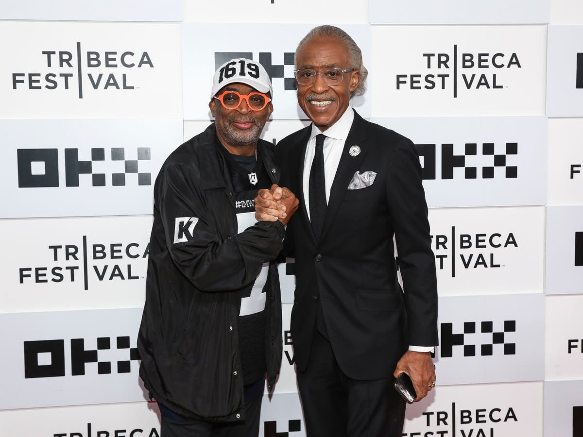 Al Sharpton takes a bow, with Spike, to close out Tribeca