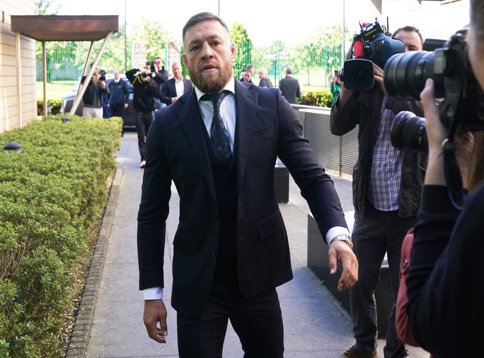 Conor McGregor arriving at Blanchardstown Court, Dublin (布赖恩劳利斯/ PA)