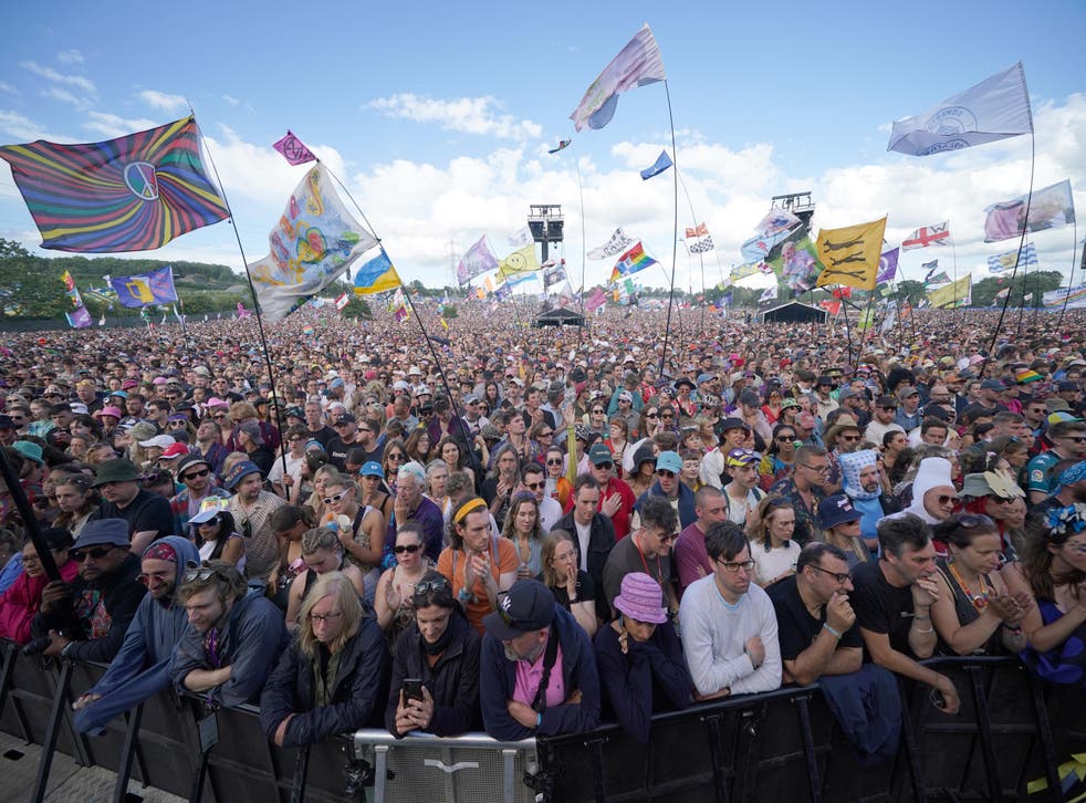 The crowd listens to climate activist Greta Thunberg speaking on the Pyramid Stage (ユイモク/ PA)