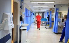 Well of NHS goodwill is ‘running dry’, 大臣は警告した