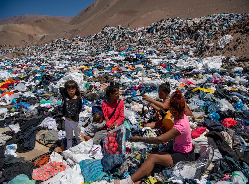 <p>‘Fast Fashion Contamination’ is in the ‘A Climate of Change’ category </磷>