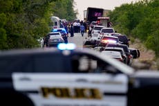 Le nombre de morts s'élève à 53 after Mexican and Guatemalan migrants ‘stacked’ in San Antonio tractor trailer