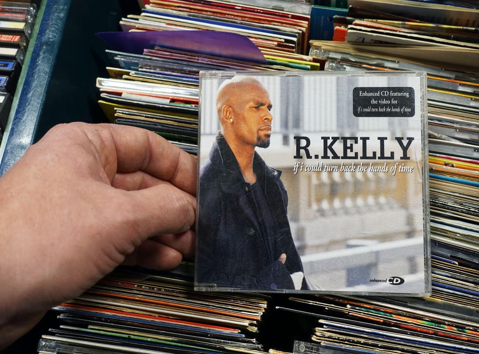 2DM7MRF CD Single: R. Kelly – “If I Could Turn Back the Hands of Time”