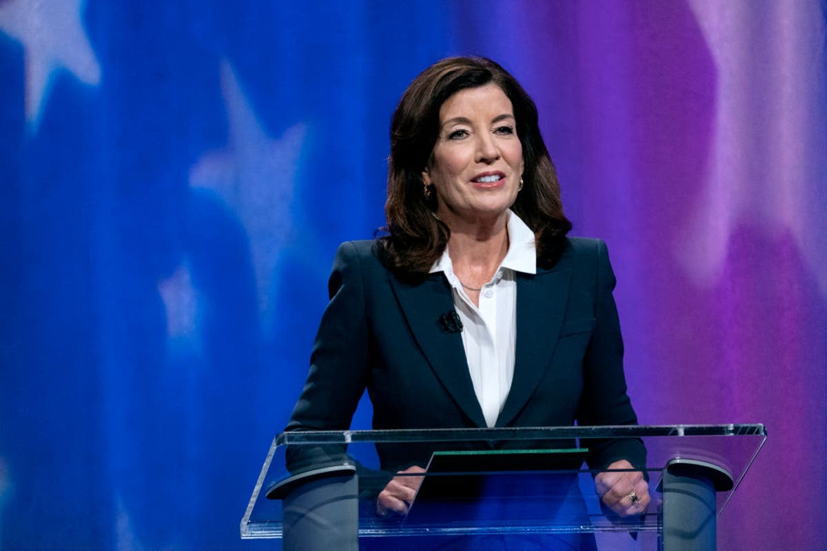 New York governor Kathy Hochul defeats two challengers to win Democratic primary