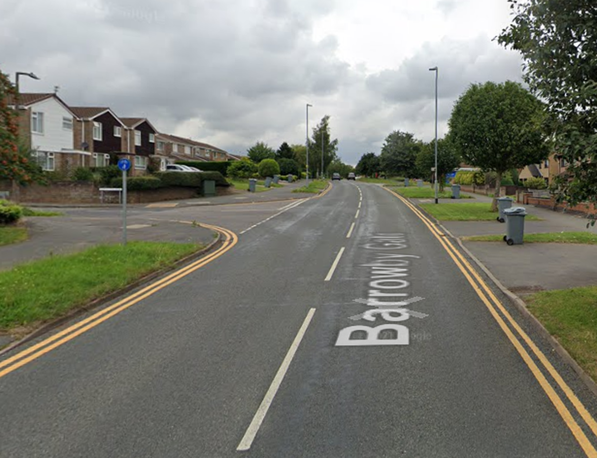 Police appeal to find two men after girl, 3, approached and kissed in street