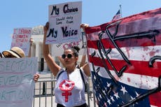 EXPLICADOR: Abortion ruling sparks wave of new legal issues