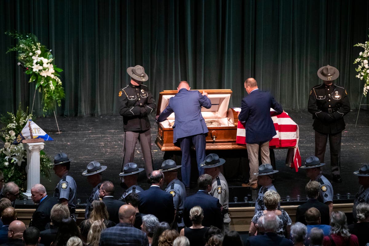 Funerals begin for 3 Kentucky officers killed in ambush