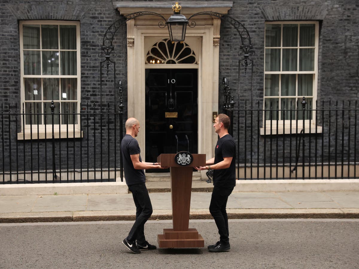 Lectern appears outside Number 10 as Boris Johnson poised to step down