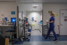 Government urged to announce pay rise for nurses