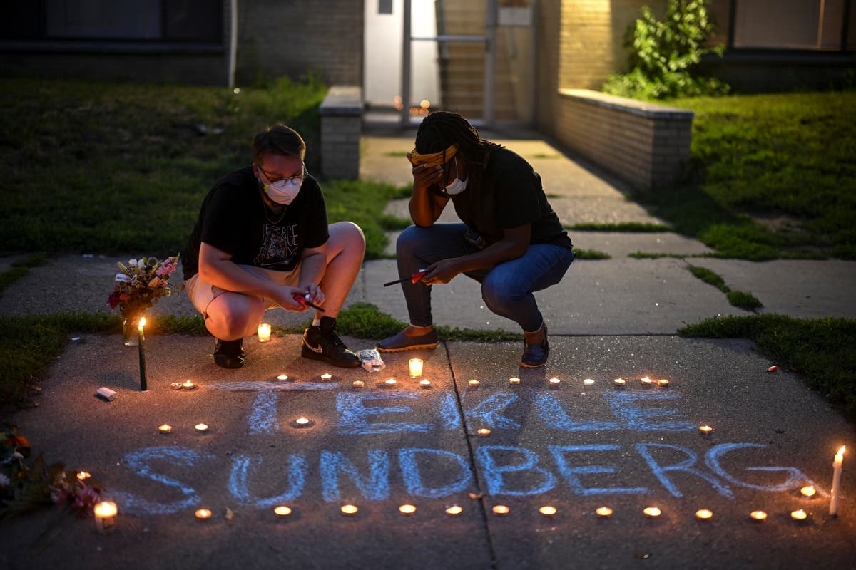 Deadly Minneapolis police standoff revives racial concerns