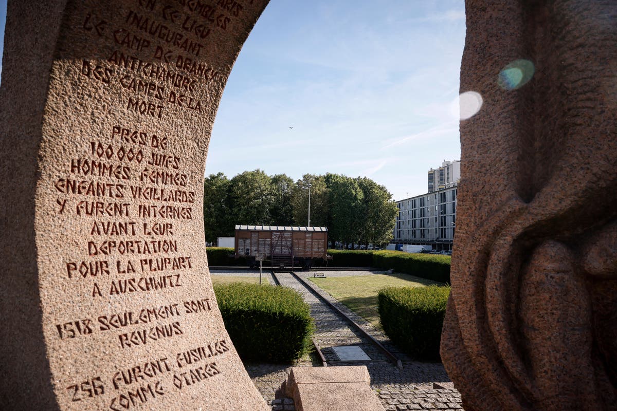 Holocaust survivors mark 80 years since mass Paris roundup