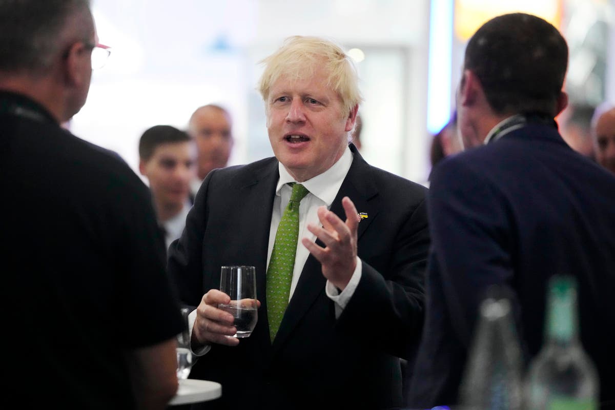 Boris Johnson attends Farnborough Air Show amid backlash over heatwave response