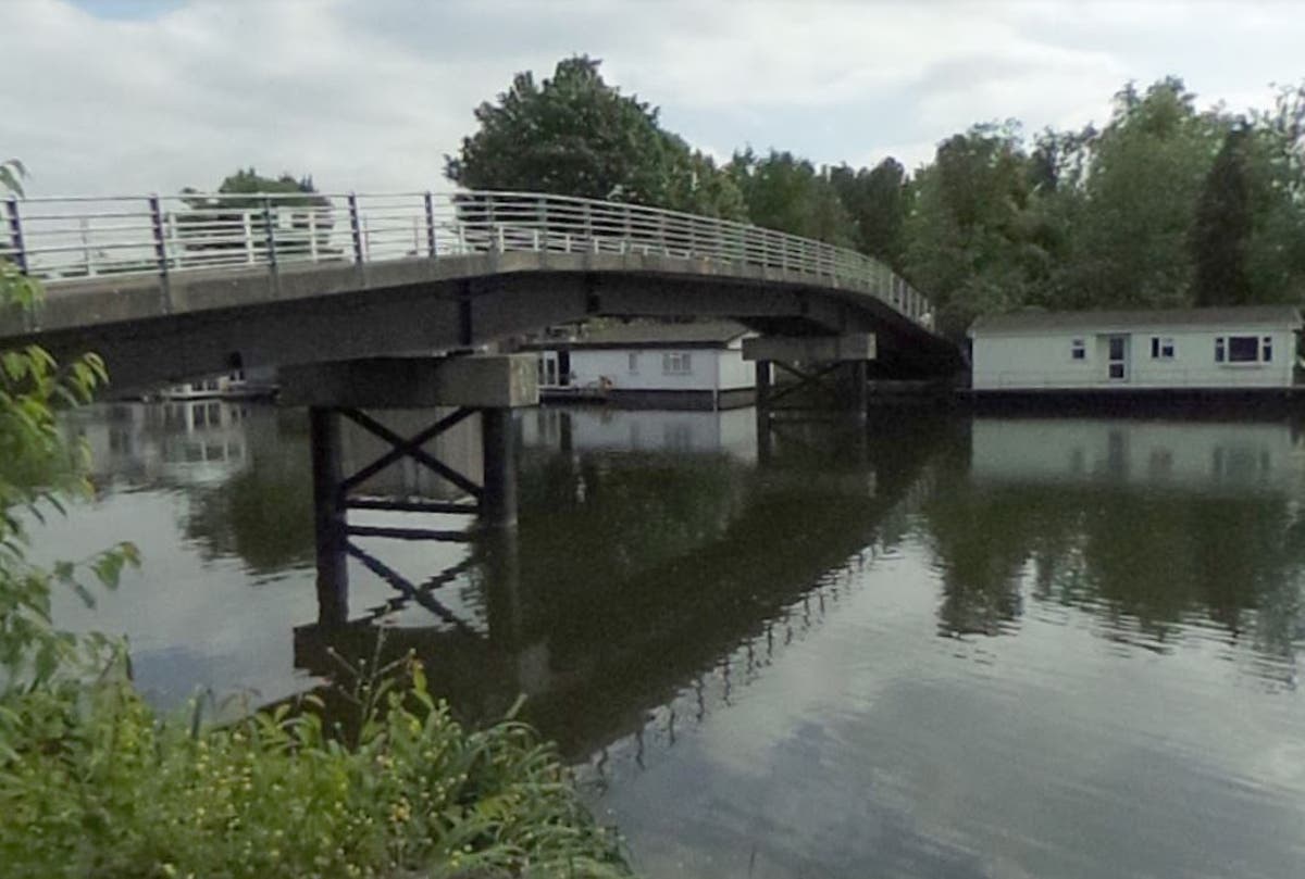 Boy, 14, believed to have drowned in Thames in Richmond