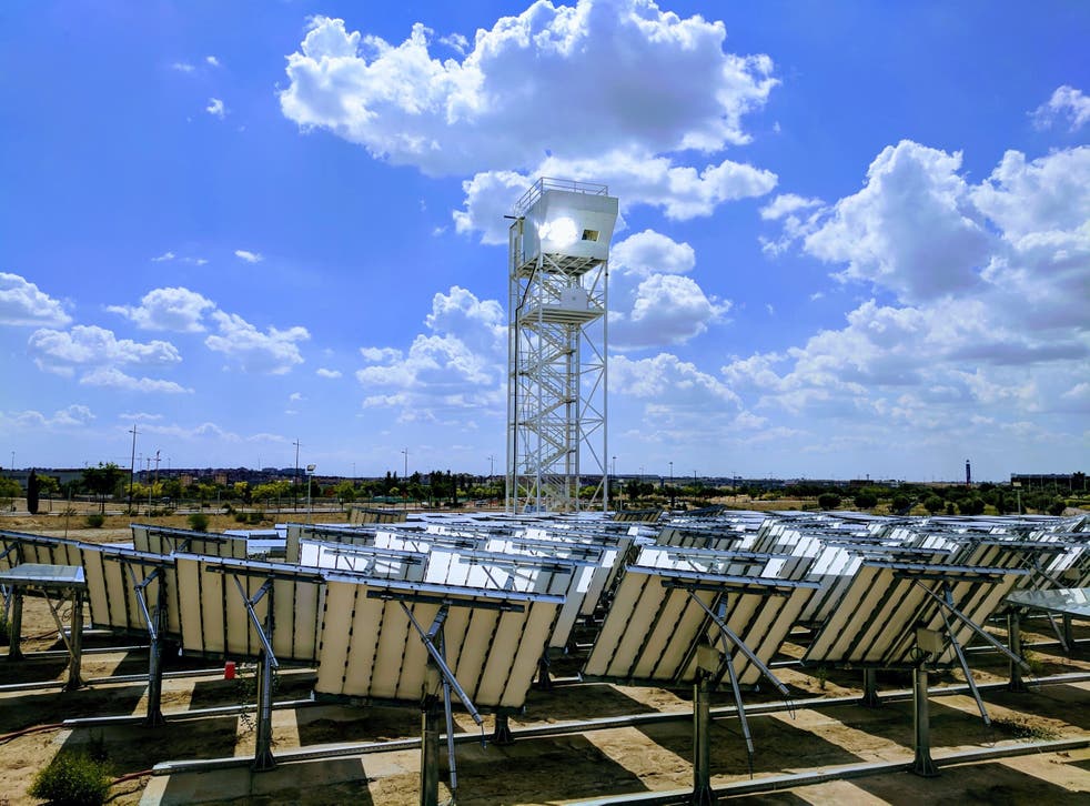 <p>Solar tower fuel plant during operation</p>