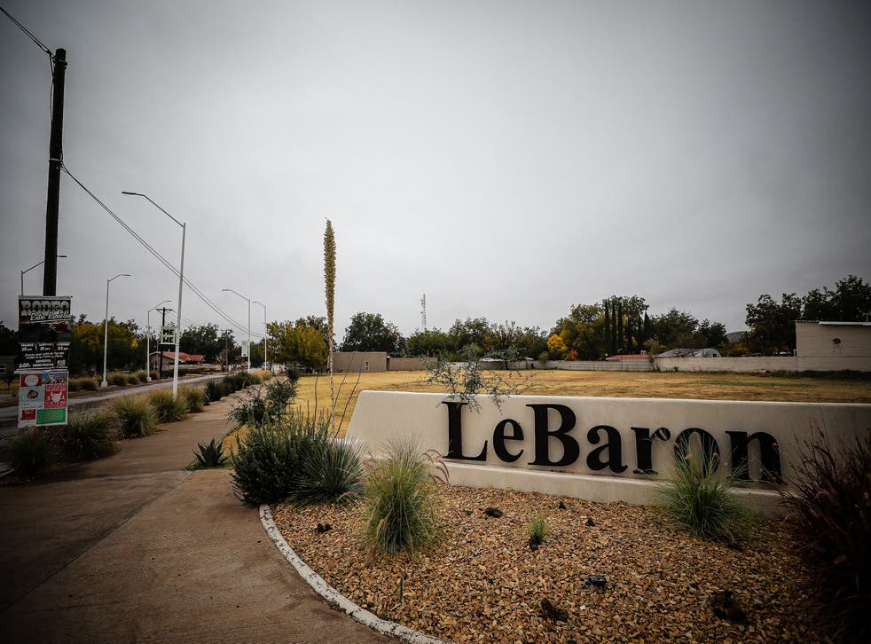 <p>The entrance to the community of LeBaron on 8 十一月 2019 in Chihuahua, 墨西哥&磷t;/p>