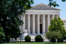 AP-NORC poll: 2 在 3 in US favor term limits for justices