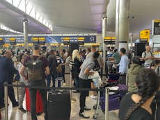 Heathrow reduces losses as passenger numbers soar