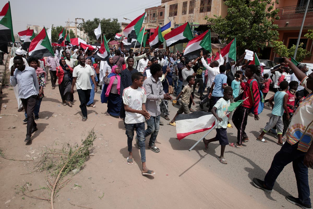 Doctors group: Sudan forces kill at least 1 during protests