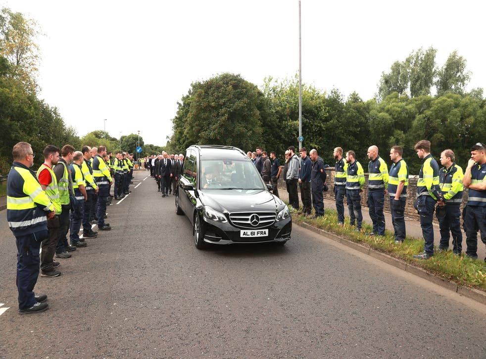 Employees formed a guard of honour to the funeral cortege of Sir William Wright (リアム・マクバーニー/PA)