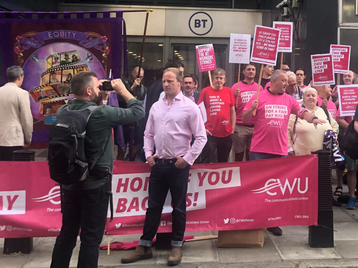 Labour’s Sam Tarry joins another picket line two days after Keir Starmer sacking