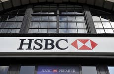 HSBC hands £1,500 payout to junior staff, but warns over workforce cuts