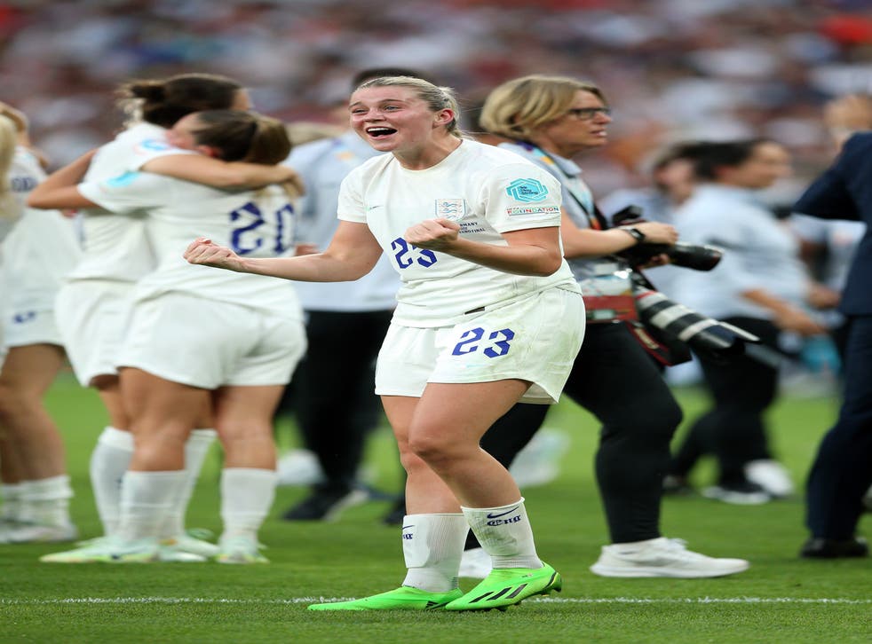 England’s Alessia Russo celebrates winning the Uefa Women’s Euro 2022 toernooi (Nigel French/PA)