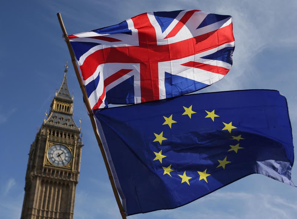 <p>The UK government has been warned not to put the flow of data with the EU at risk</磷>