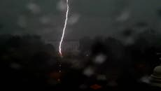 hvite hus: Moment lightning strikes Lafayette Park in Washington DC