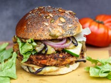 Veggie sausages and burgers up to ten times better for environment than meat, 研究发现