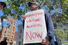 猴痘: UK ‘on brink of running out of vaccines’ as infection spreads