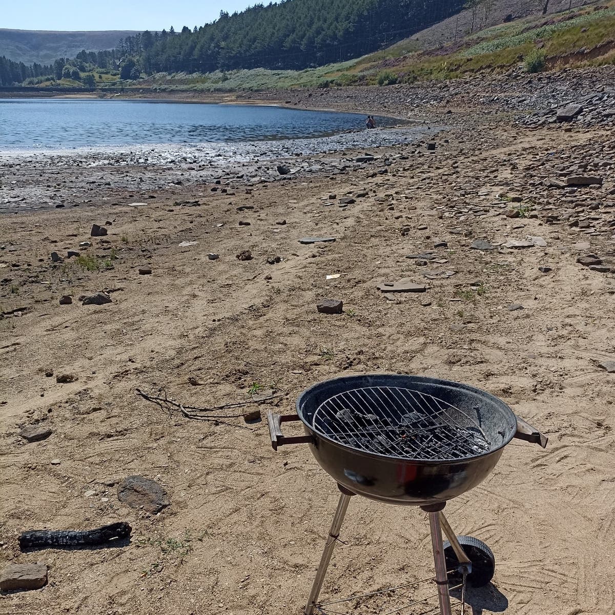 Group caught having barbecue at reservoir depleted by heatwave face £2,500 fine 