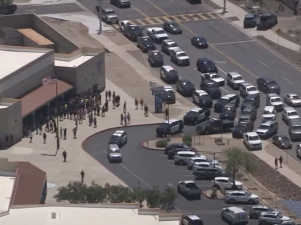 Parents tasered trying enter Arizona school on lockdown over ‘suspicious person’