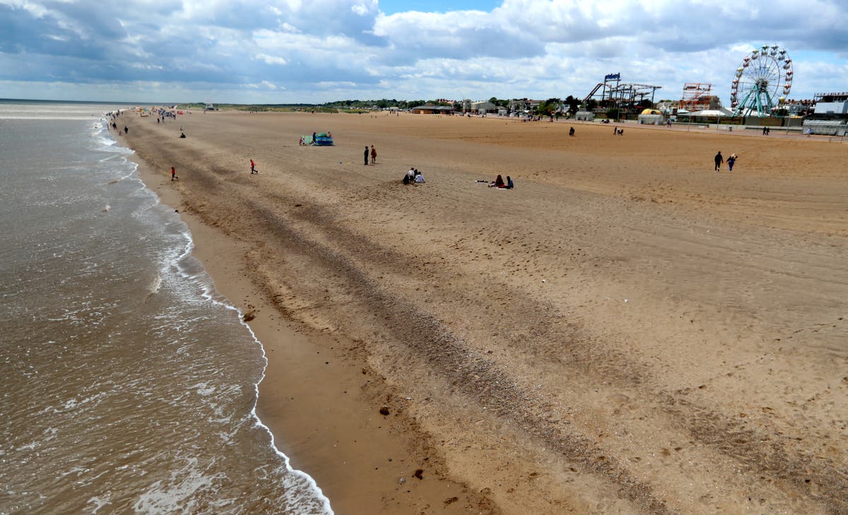 Teenage boy dies after going into the sea at Skegness