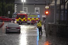 Tordenvær forårsaker flom over hele Irland