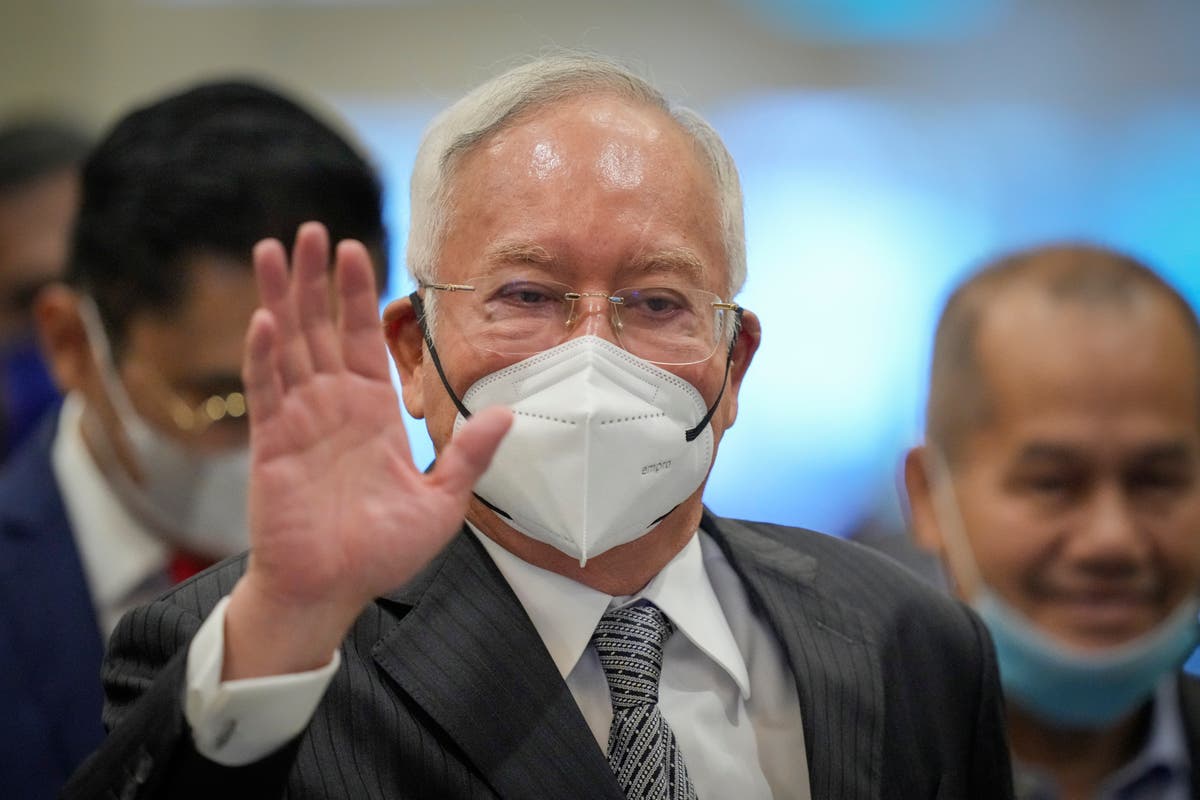 Top Malaysian court orders ex-PM Najib to begin final appeal