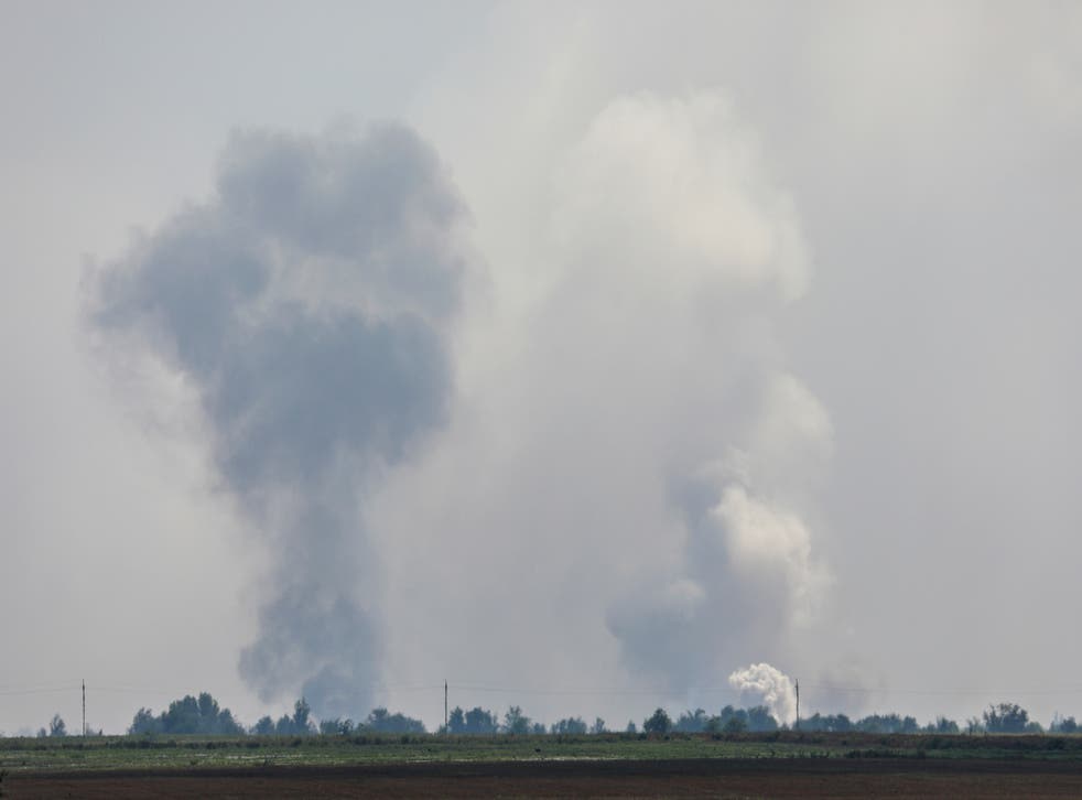 <p>Smoke rises near Dzhankoi  </s>